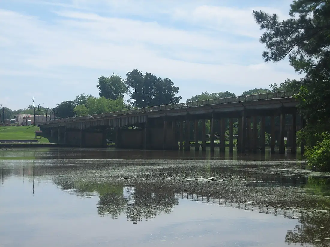 Sabine River at Logansport, LA IMG 0950