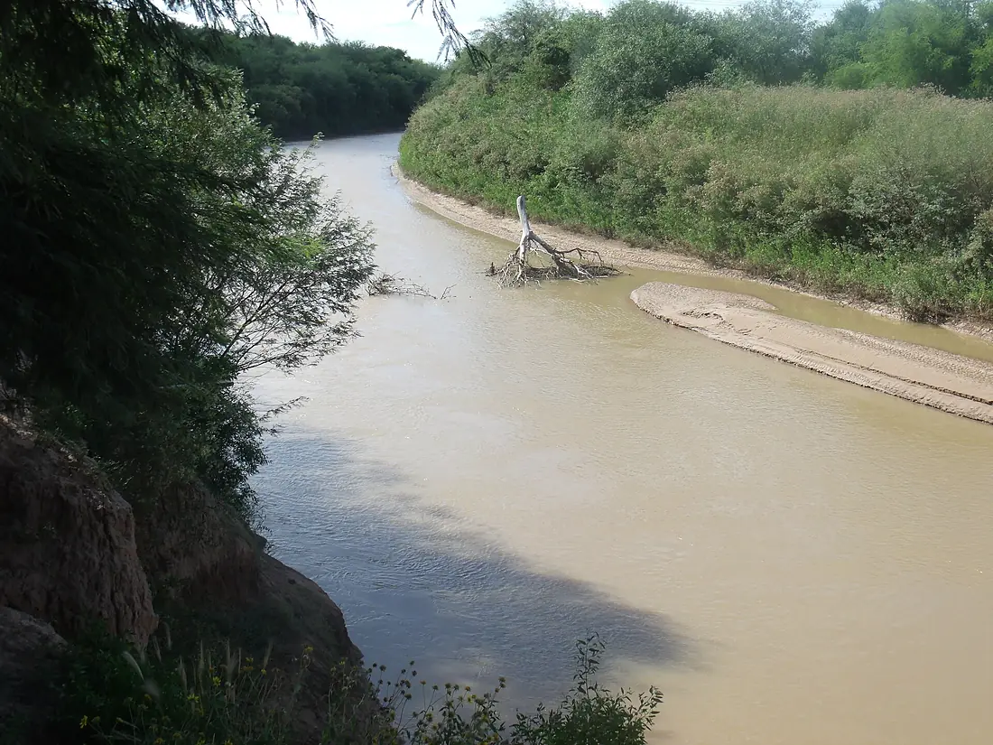 Río Salado del Norte desde el puente de Suncho Corral hacia el Norte