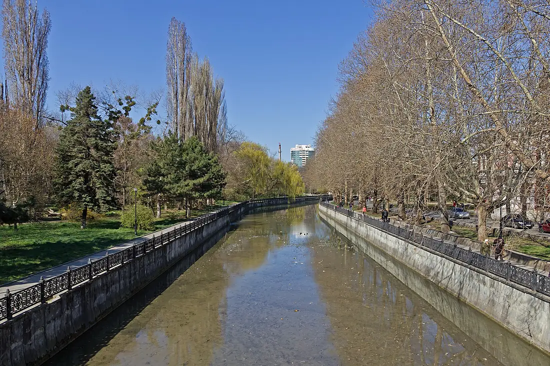 Simferopol 04-14 img11 Salgir River