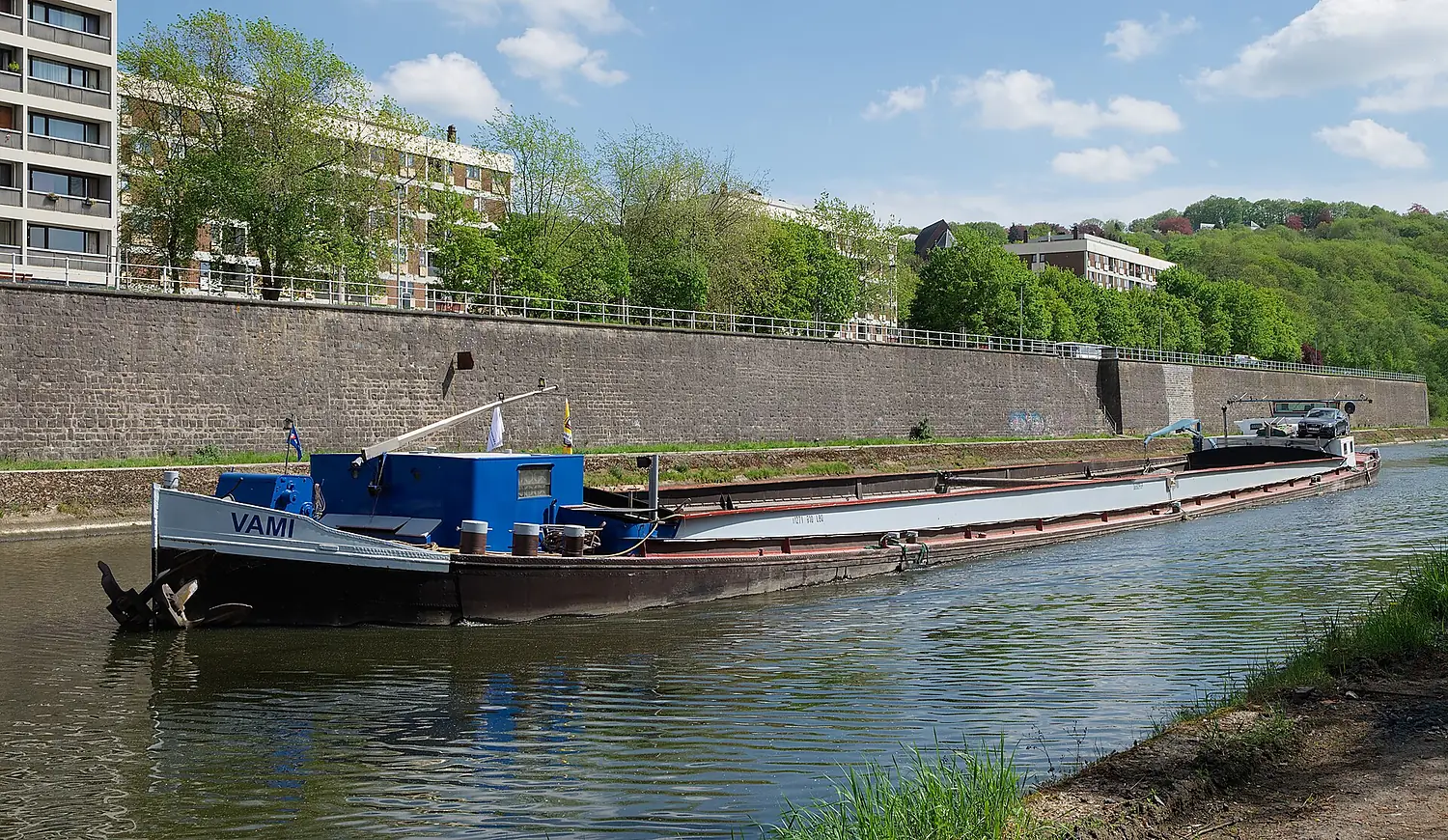 Vami péniche on the Sambre river in Namur (DSCF5450)