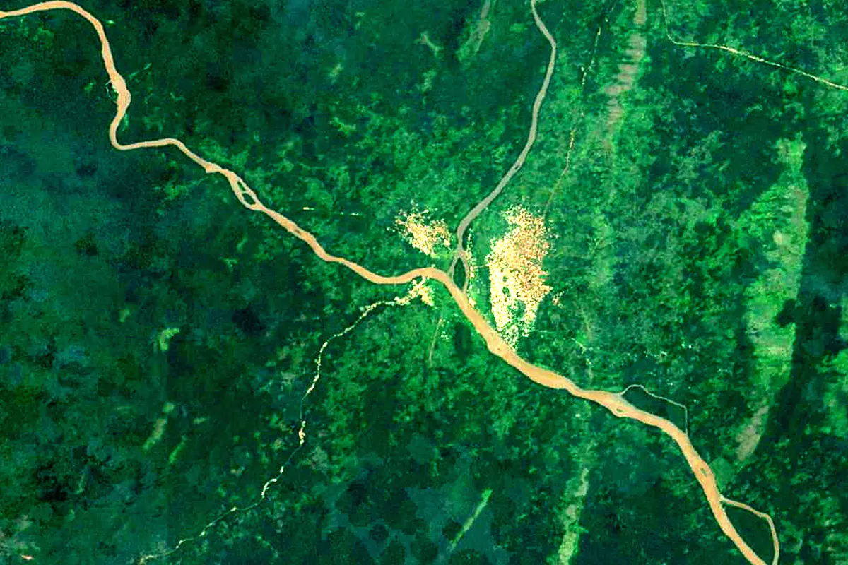 Sangha: satellite view of the source
