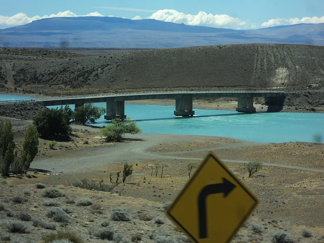 Rio Santa Cruz. Puente