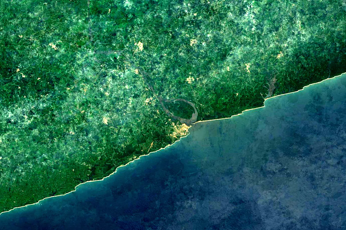 Sassandra River: satellite view of the mouth