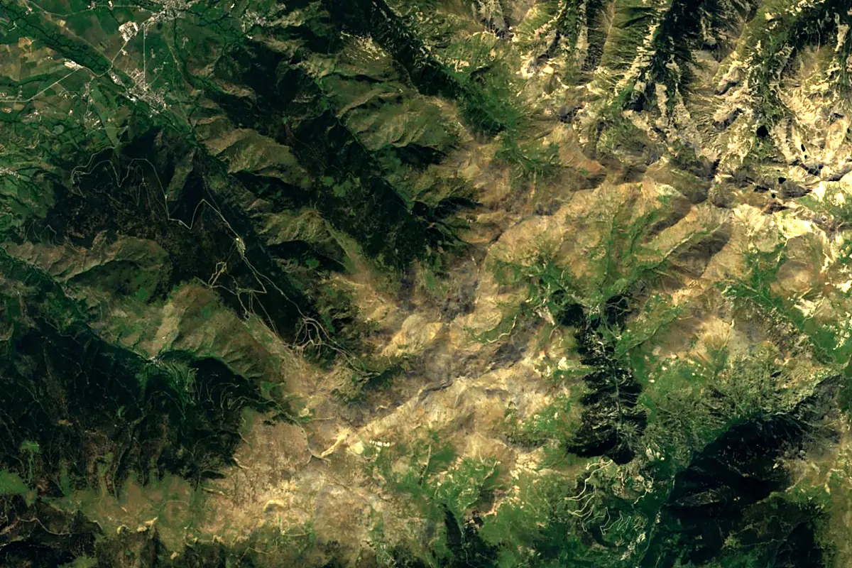 Segre: satellite view of the source