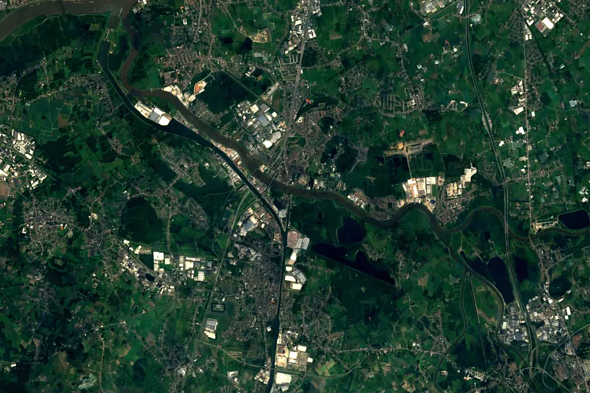 Senne: satellite view of the mouth