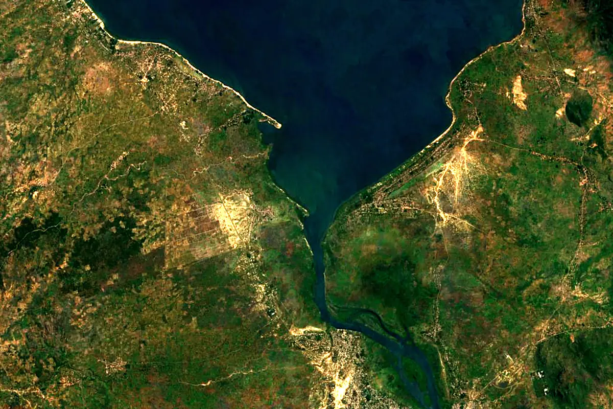 Shire River: satellite view of the source