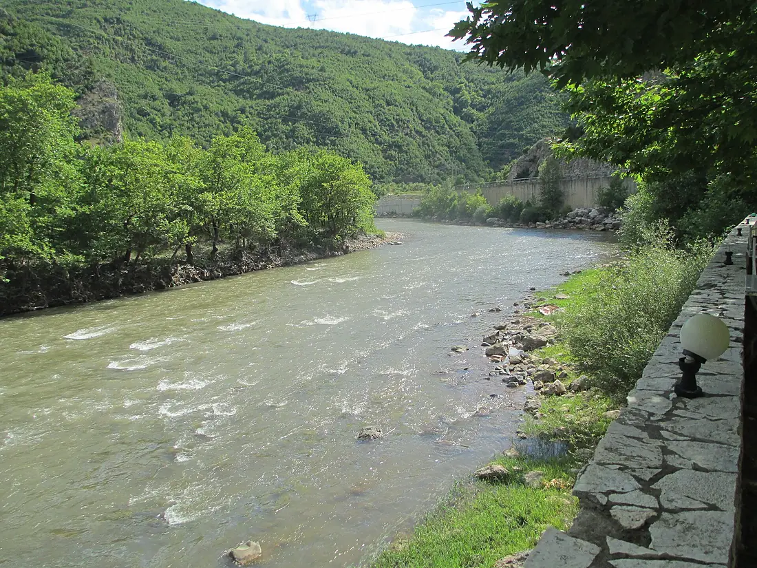 Shkumbin river (1)