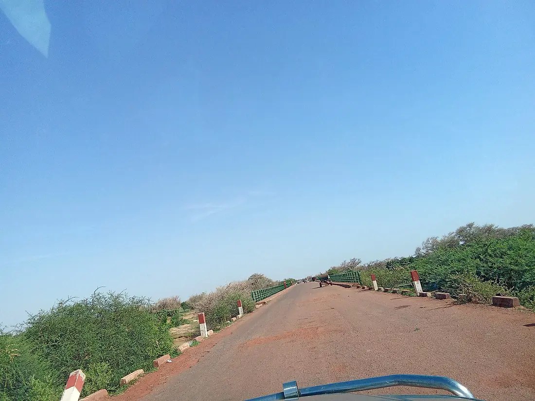 Rivière Sirba pont RN4 - Mapillary (2629061877508631)