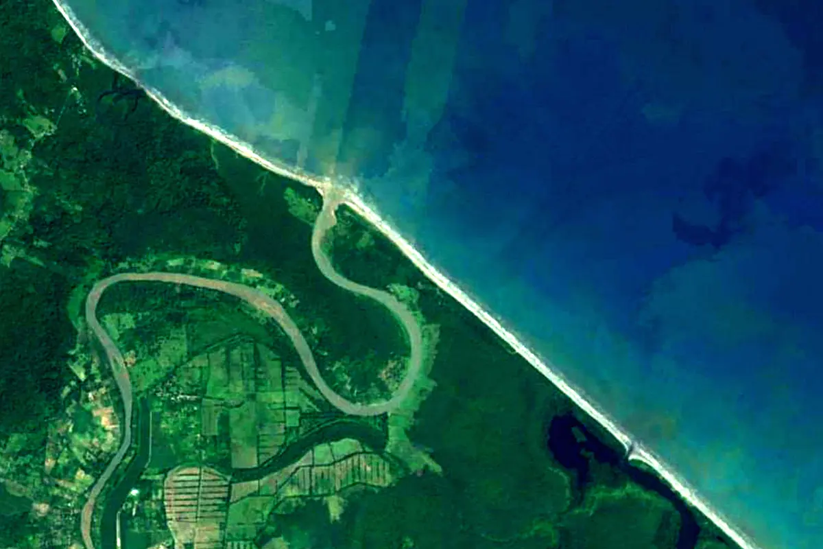 Sixaola River: satellite view of the mouth