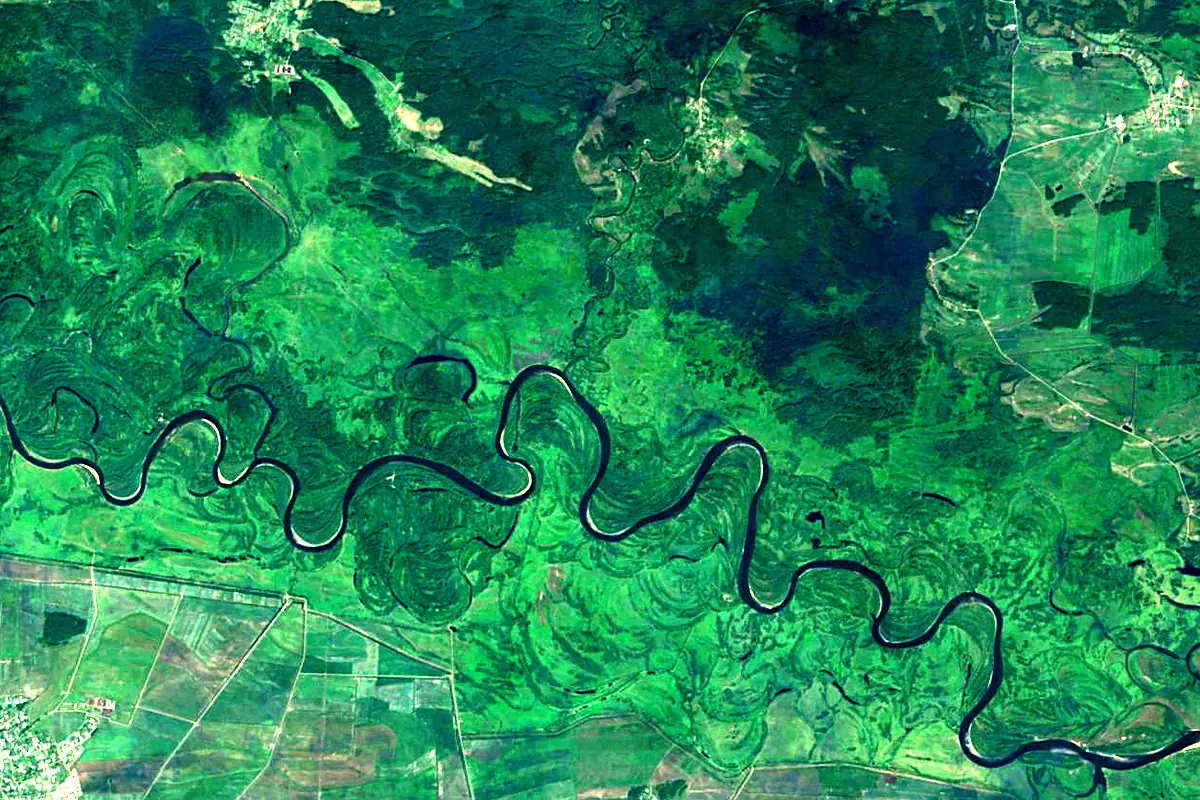 Sluč: satellite view of the mouth