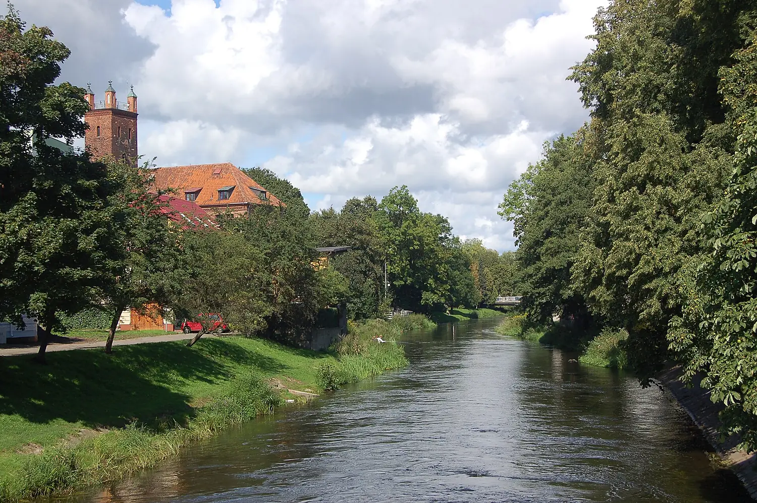 Słupsk, kościół św. Mikołaja i rzeka Słupia