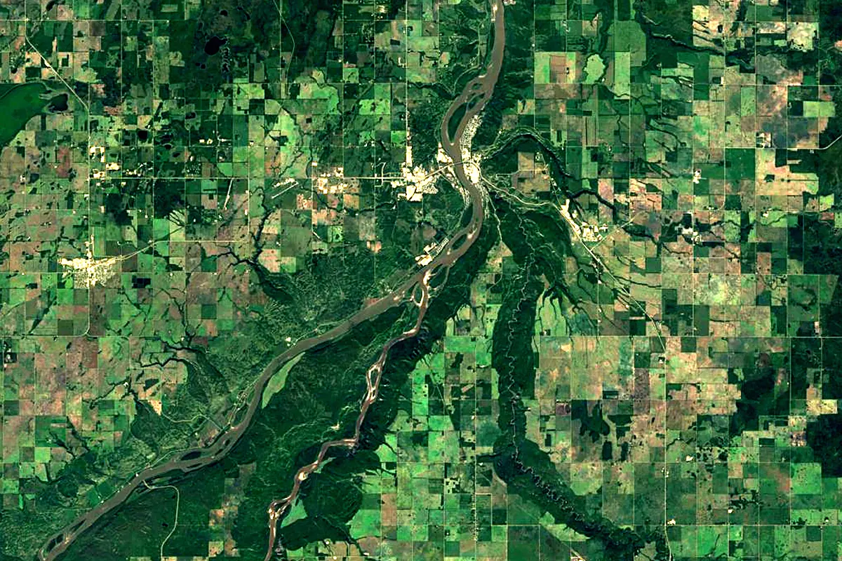 Smoky River: satellite view of the mouth