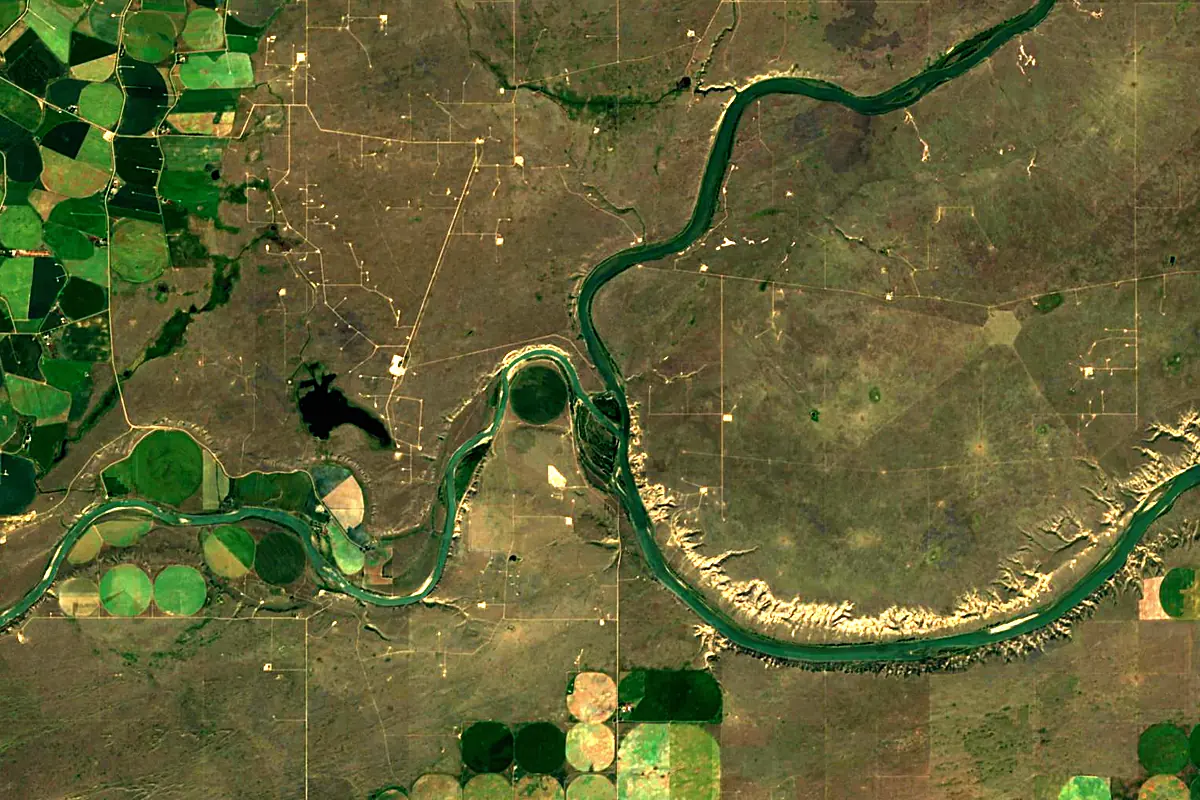 South Saskatchewan River: satellite view of the source
