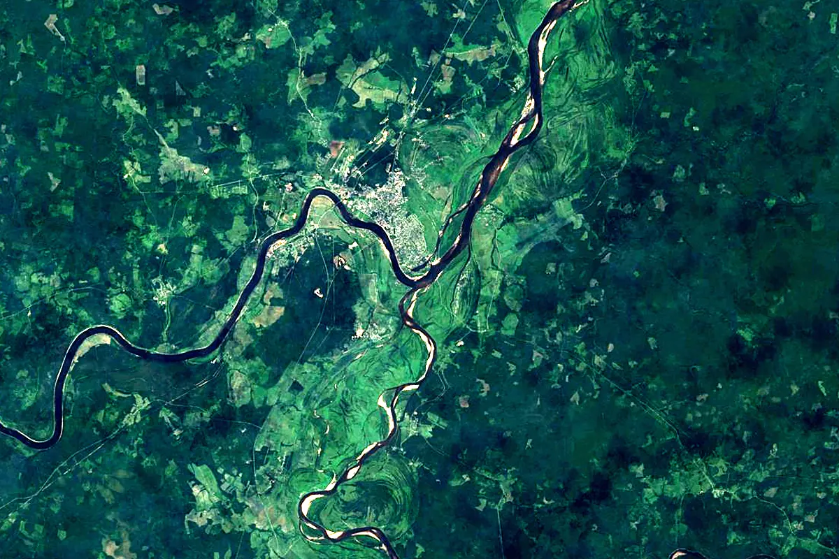 Sukhona: satellite view of the mouth