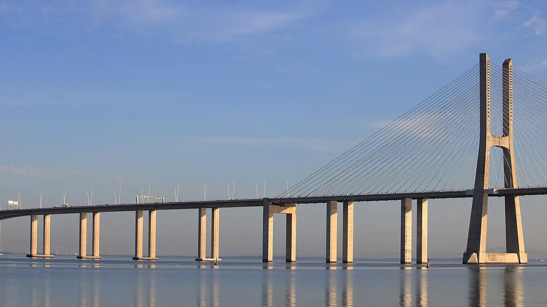Ponte Vasco da Gama from Parque Tejo