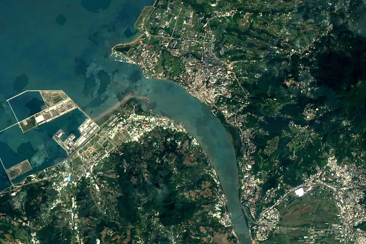Tamsui River: satellite view of the mouth