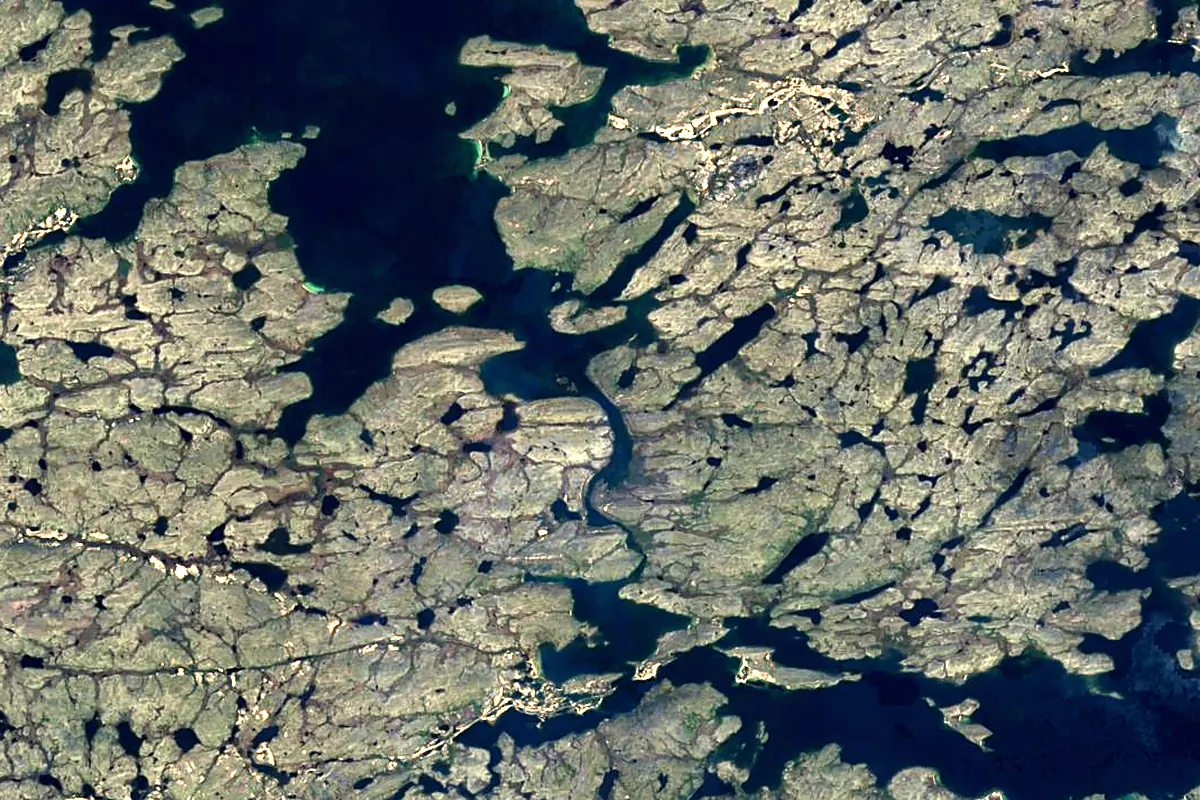 Thelon River: satellite view of the source