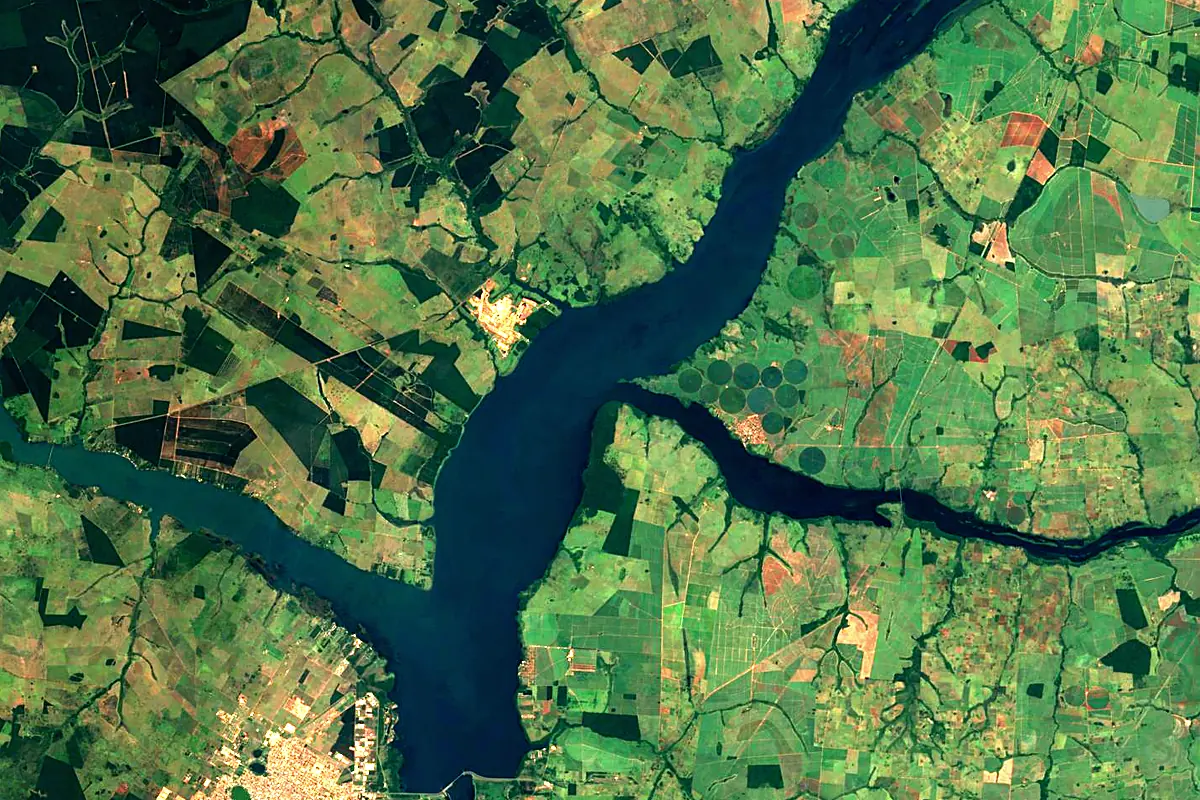 Tietê River: satellite view of the mouth