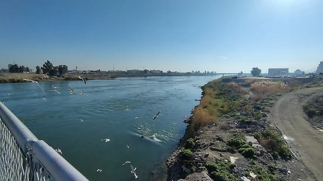 The Old Bridge and The Tigris River-Mosul 02