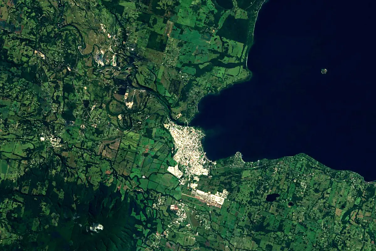 Toltén River: satellite view of the source