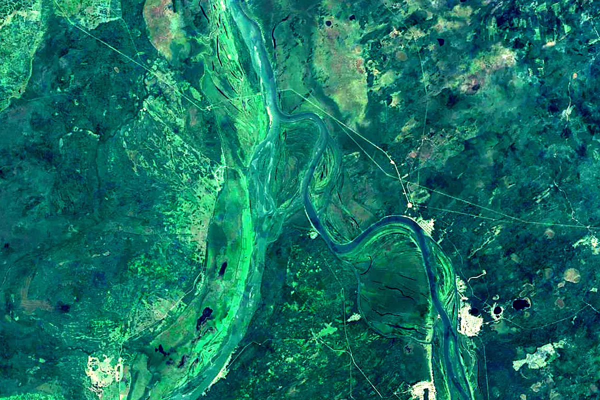 Tom: satellite view of the mouth