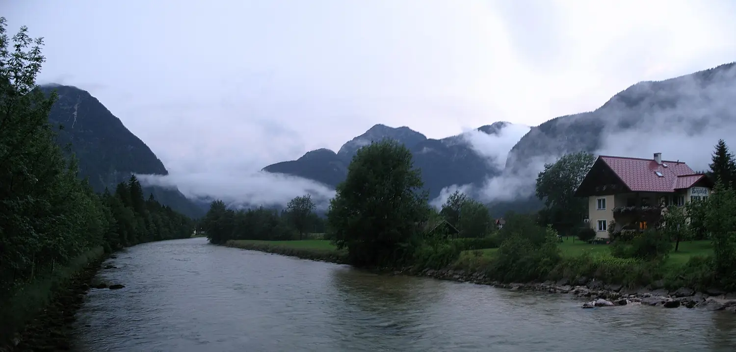0846-0847 - Obertraun - Looking west