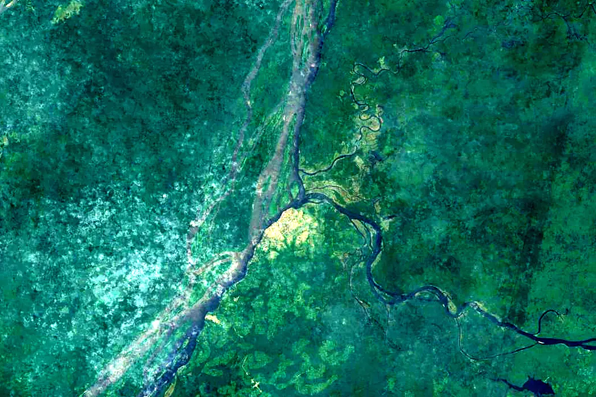 Tshuapa River: satellite view of the mouth