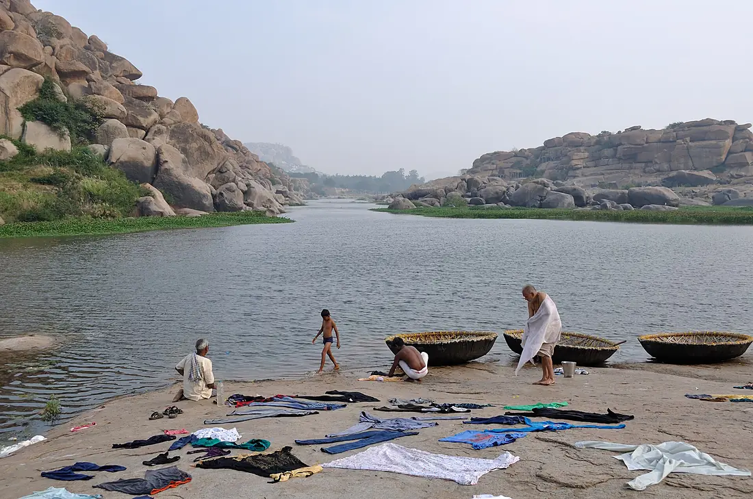 Life by Tungabhadra river
