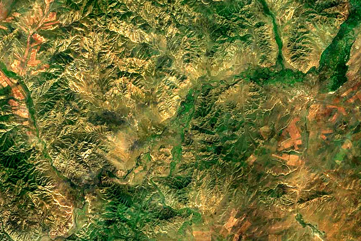 Tuul River: satellite view of the mouth