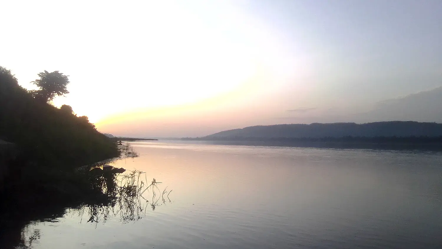 Levée du soleil sur l'oubangui