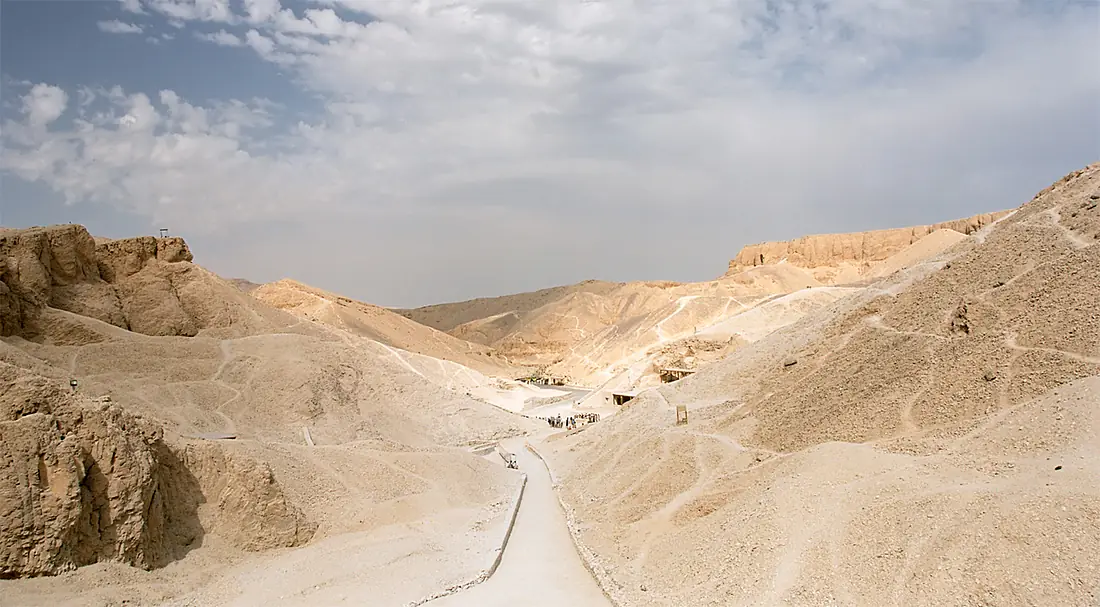 Luxor, West Bank, Valley of Kings, overview, Egypt, Oct 2004