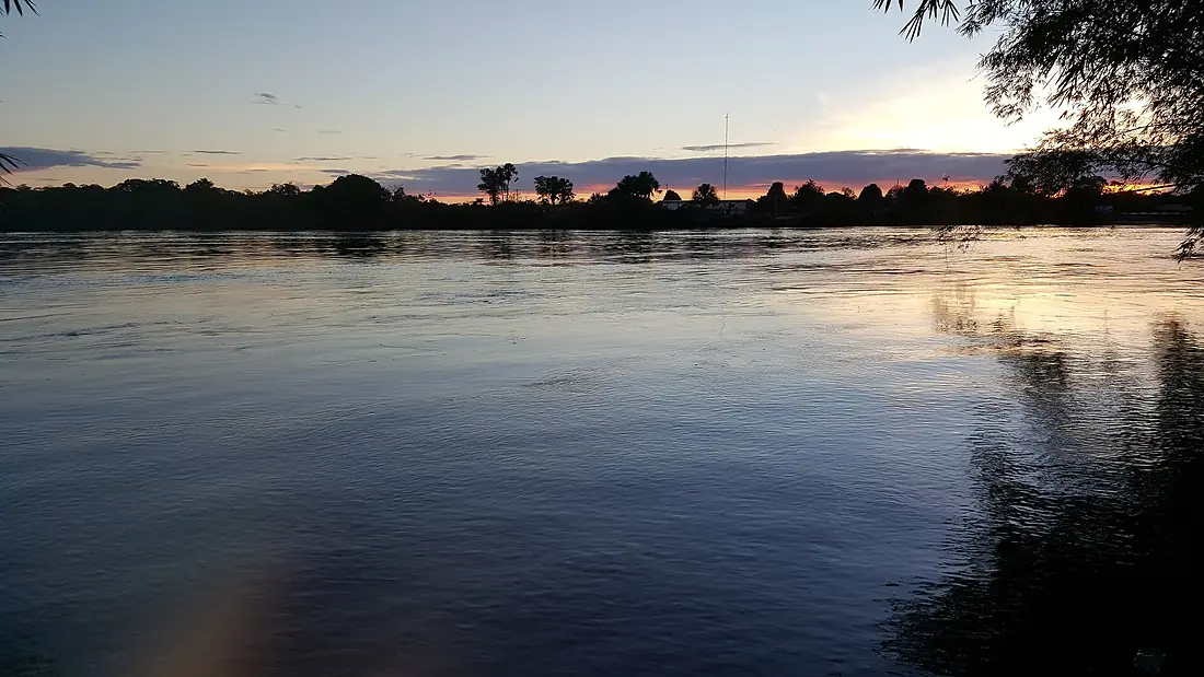 Atardecer en Mitú, río Vaupés - panoramio