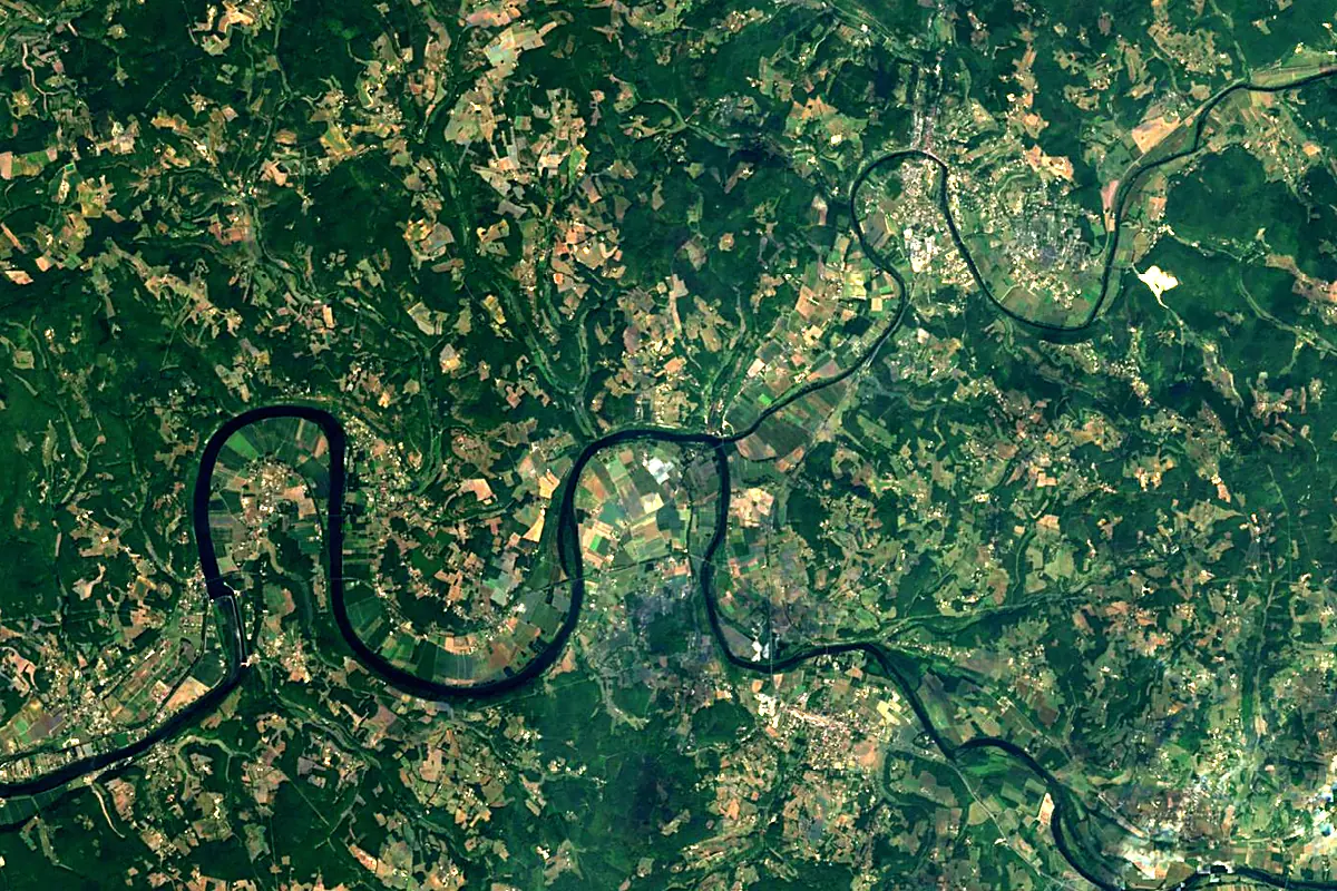 Vézère: satellite view of the mouth