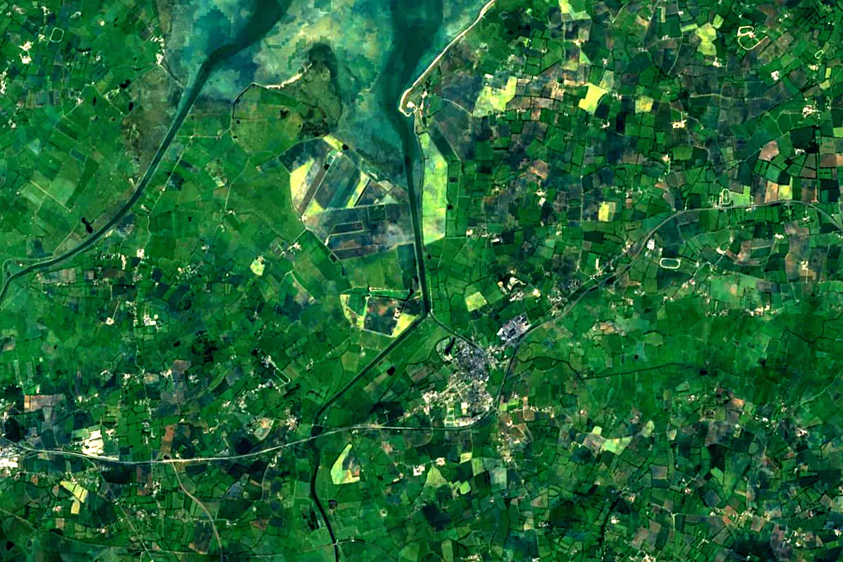 Vire: satellite view of the mouth
