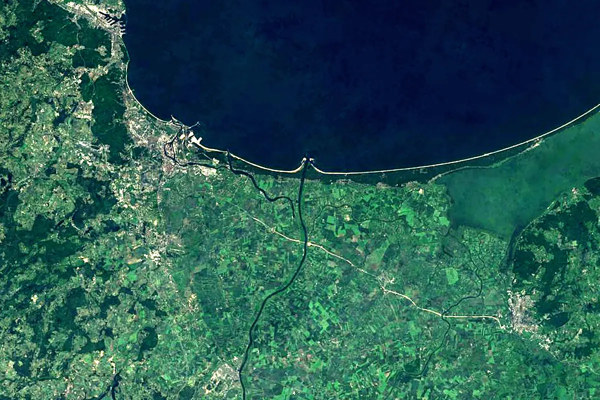 Vistula: satellite view of the mouth