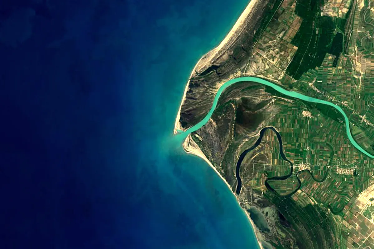 Vjosa: satellite view of the mouth