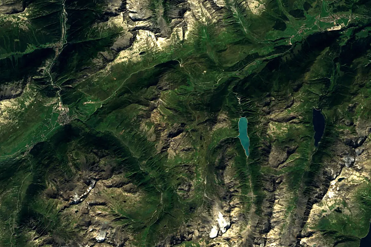 Vorderrhein: satellite view of the source