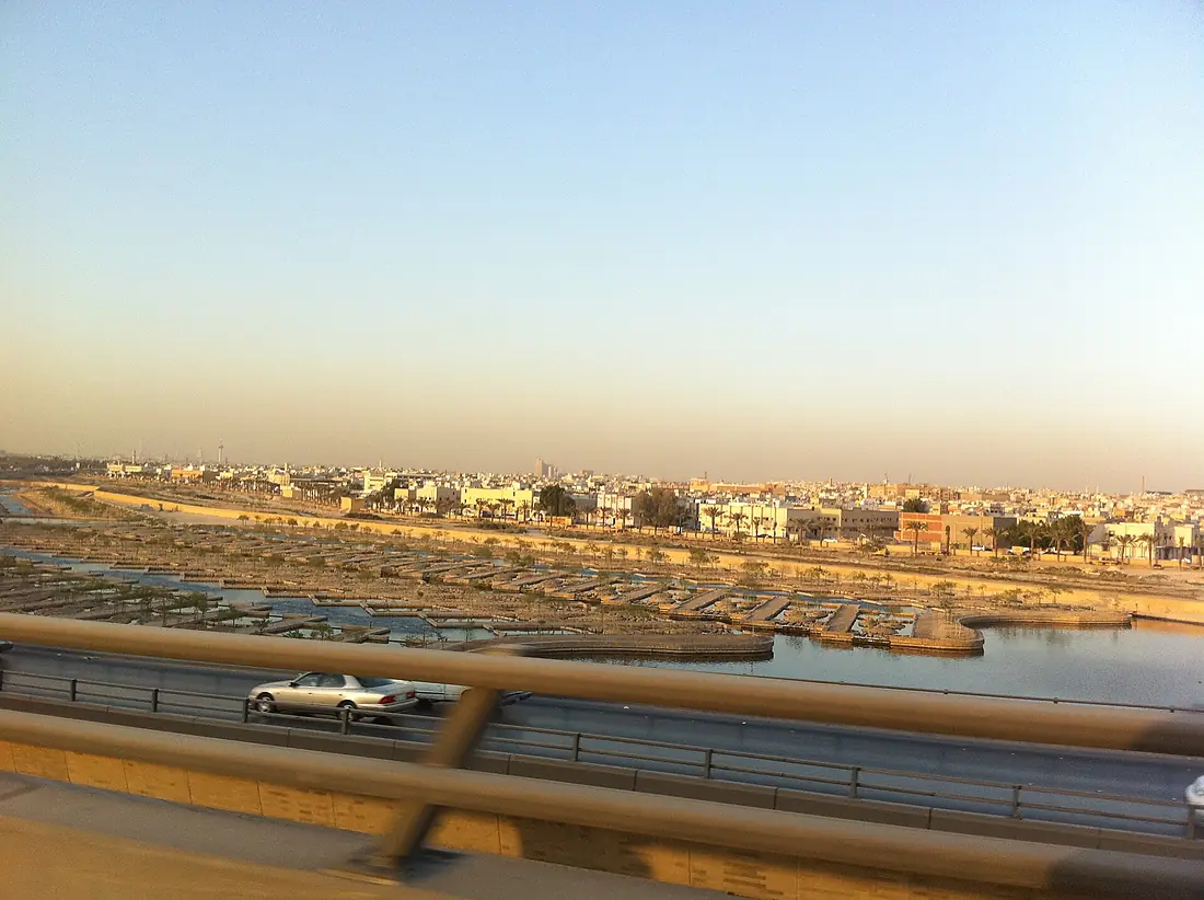Wadi Hanifa from King Fahd Rd