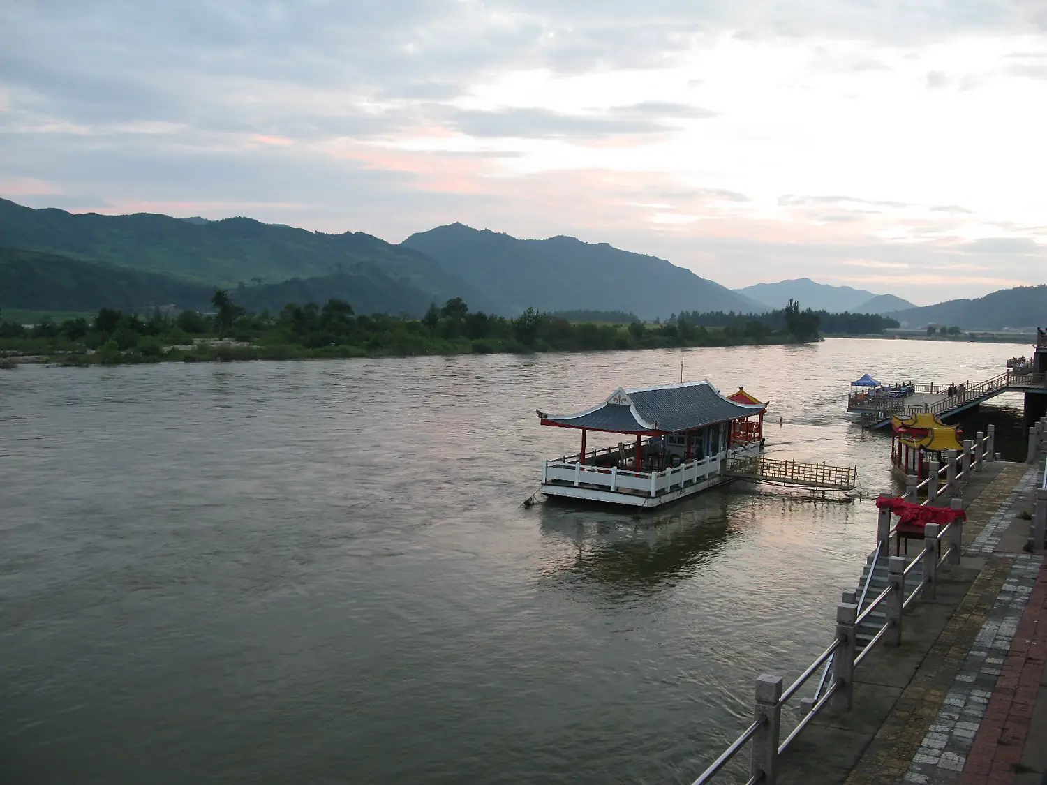 The Yalu River - 鸭绿江2