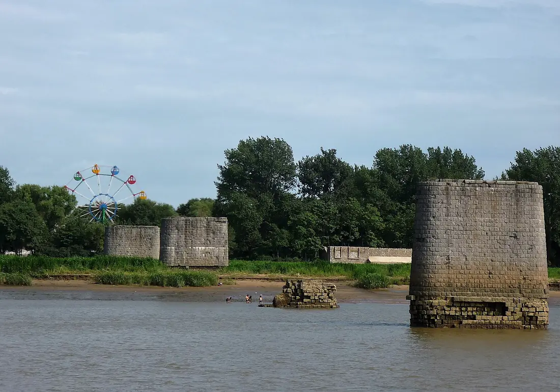 Yalu River Short Bridge-2 2012