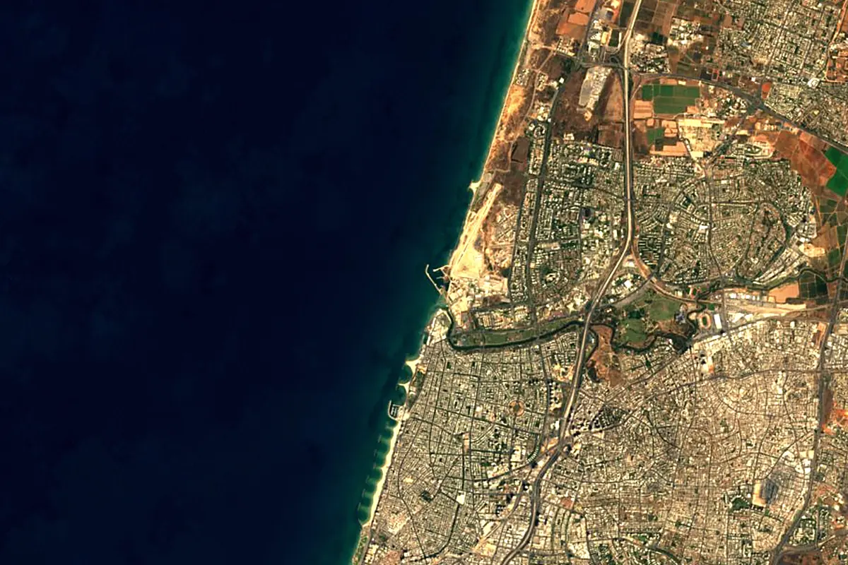 Yarkon River: satellite view of the mouth