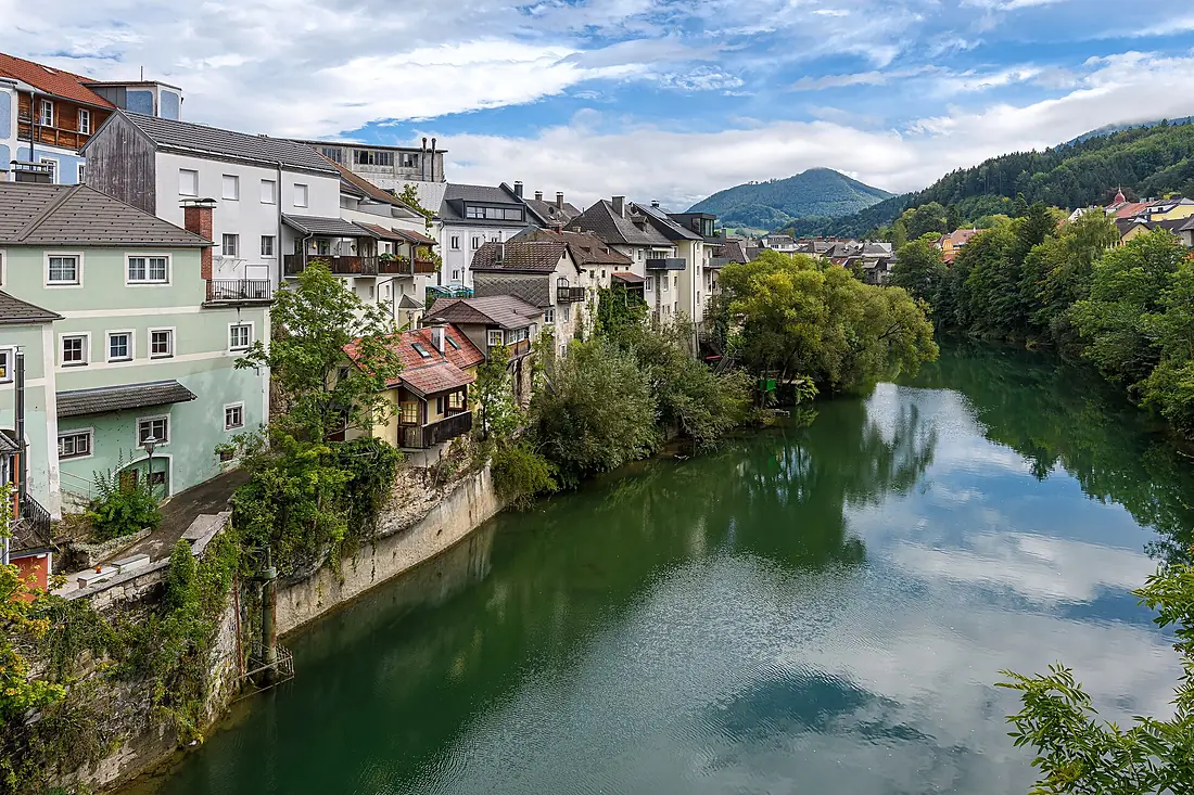Waidhofen rechtes Ybbsufer ab Zeller Brücke nach südost -9433