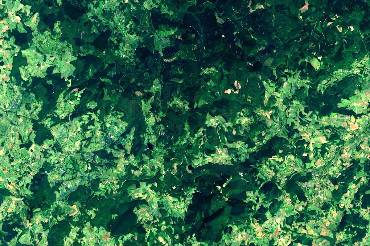 Yonne: satellite view of the source