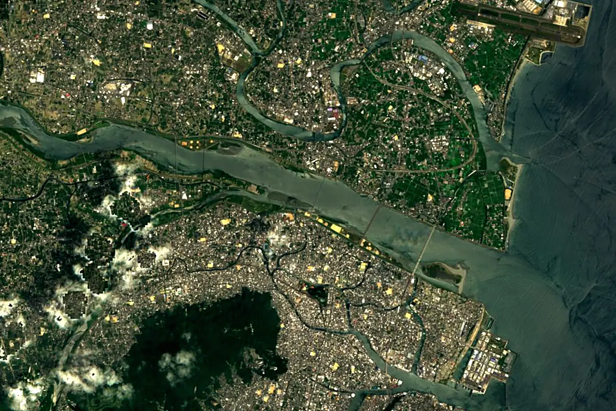 Yoshino River: satellite view of the mouth