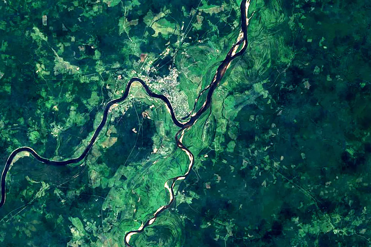 Yug: satellite view of the mouth