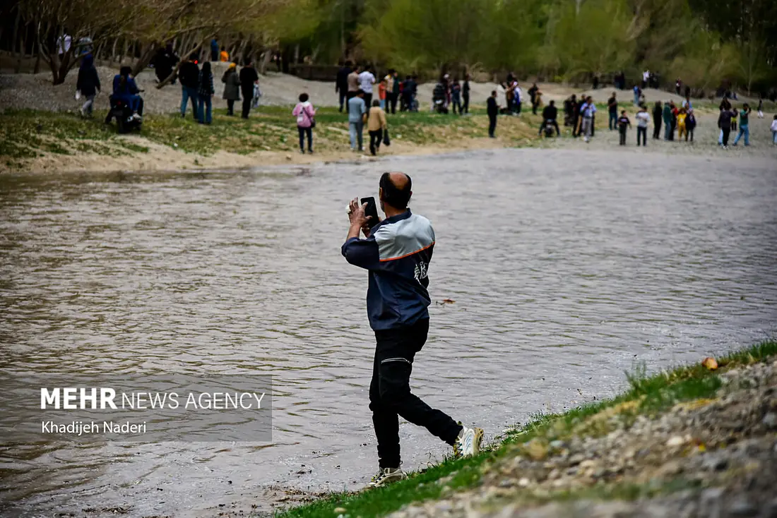 Temporary flow of Zayandehrud water 4 Apr 2025 Mehr 1