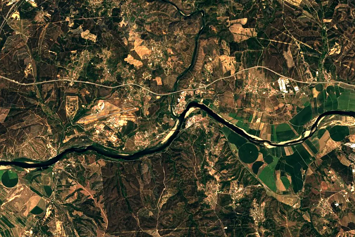 Zêzere River: satellite view of the mouth